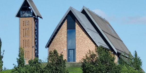 Hoeggen kirke - ombygging og tilbygg